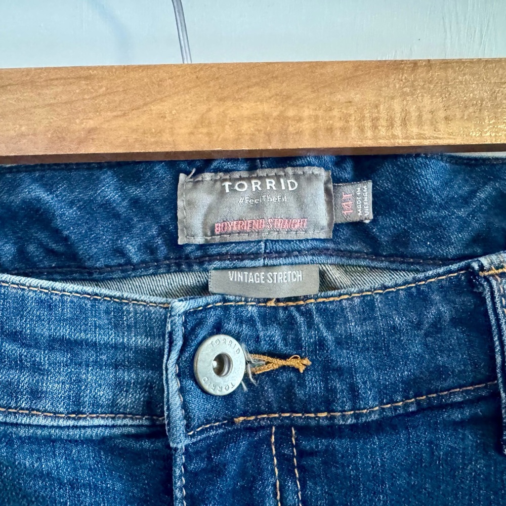 Torrid Medium Wash Blue Denim Jeans - size 14T - Picture 3 of 3